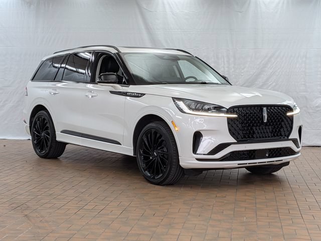 Certified 2026 Lincoln Aviator Reserve w/ Jet Appearance Package AWD/4WD image 1