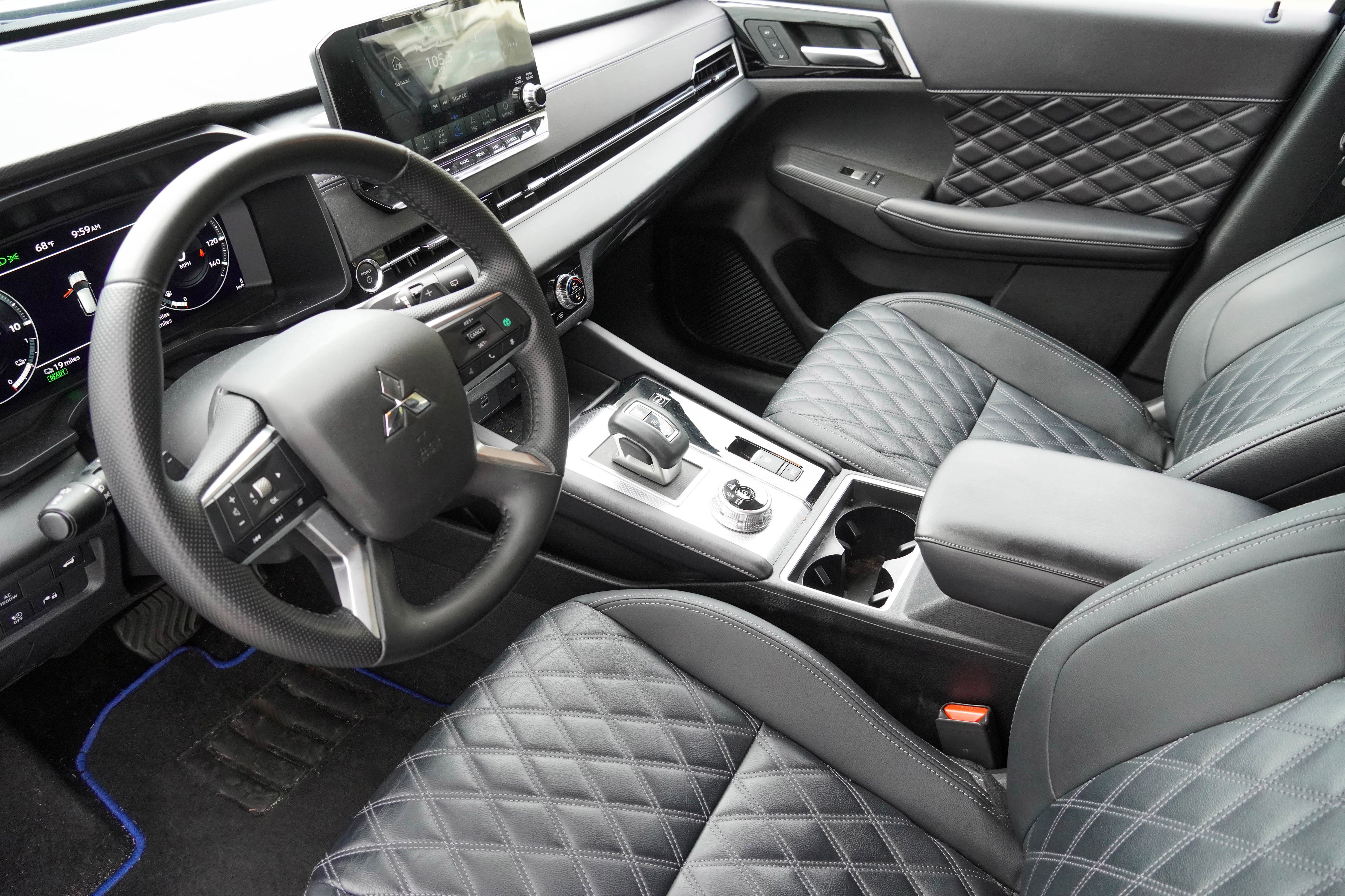 Used 2024 Mitsubishi Outlander 4WD Plug-In Hybrid image 10