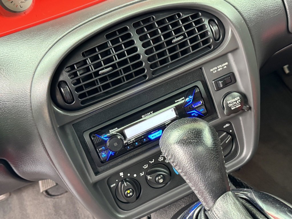 Used 2000 Plymouth Prowler image 17