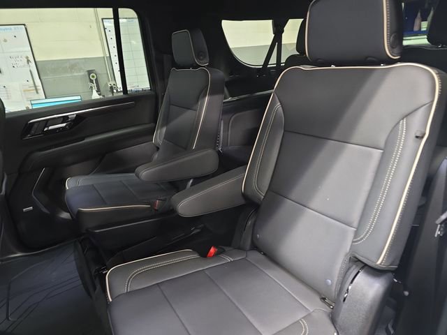 New 2026 Chevrolet Suburban Premier AWD/4WD image 16
