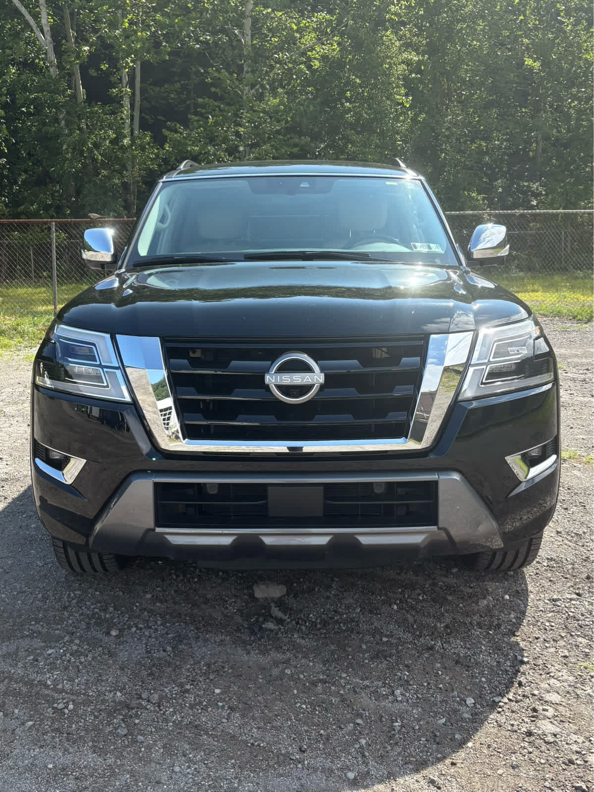 Used 2022 Nissan Armada Platinum w/ Captain's Chairs Package AWD/4WD image 2