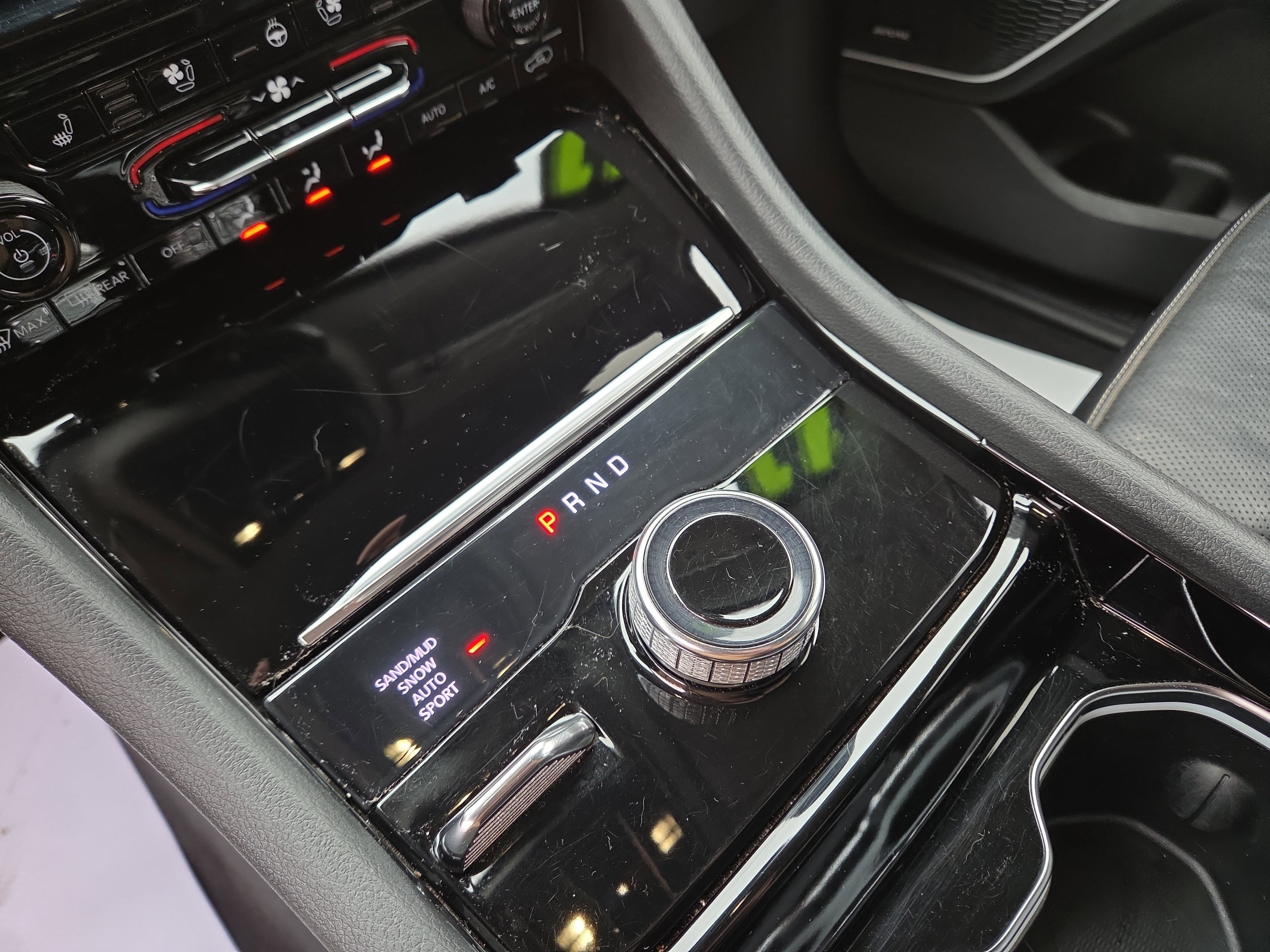 Used 2021 Jeep Grand Cherokee L Limited w/ Luxury Tech Group II image 24