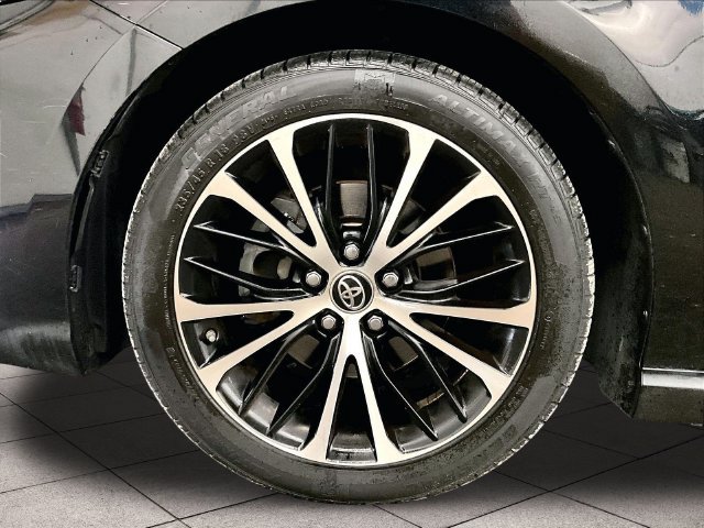 Used 2018 Toyota Camry SE FWD image 8