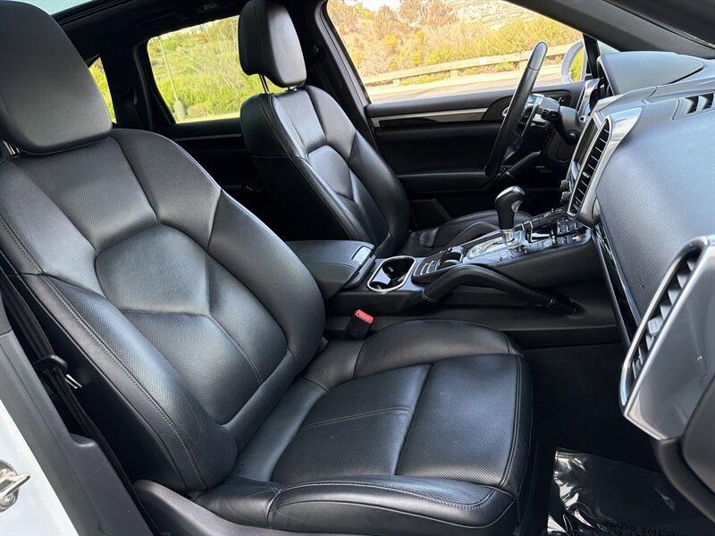 Used 2015 Porsche Cayenne S AWD/4WD image 14