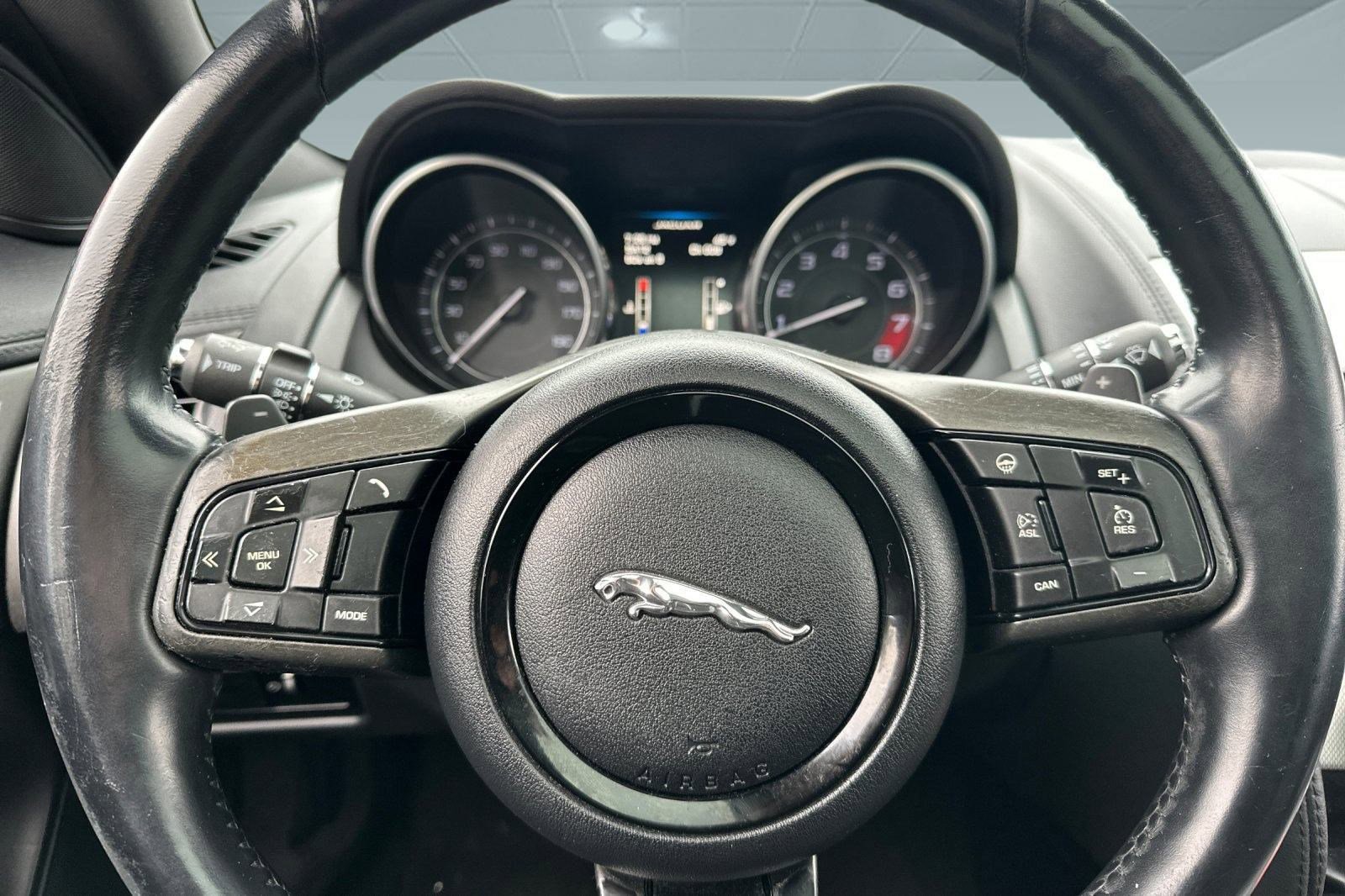 Used 2015 Jaguar F-TYPE Coupe image 16