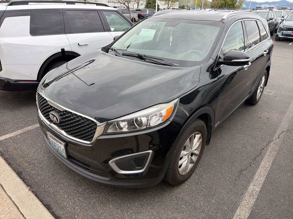 Used 2018 Kia Sorento LX image 2