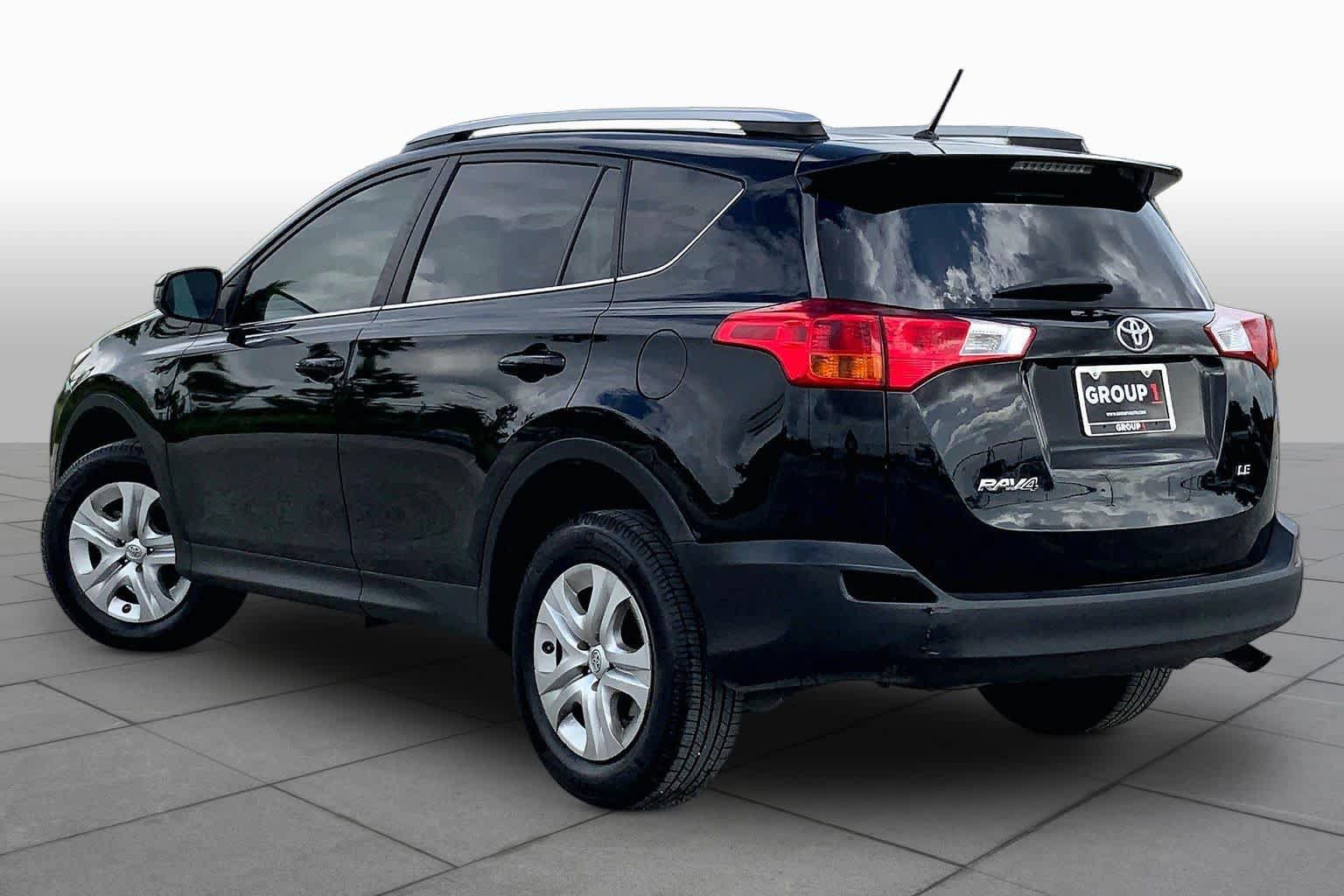 Used 2014 Toyota RAV4 LE FWD image 12