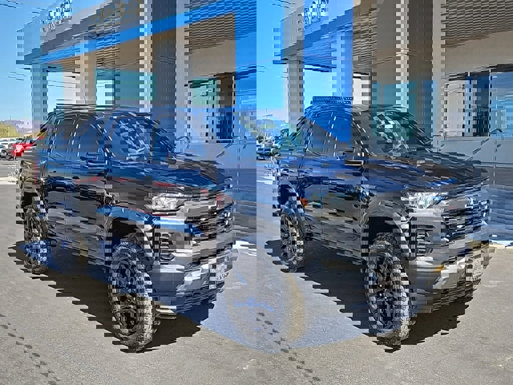 New 2025 Chevrolet Colorado Trail Boss w/ Midnight Edition video 1