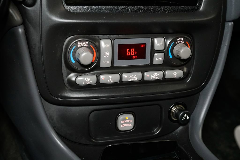 Used 2003 Pontiac Bonneville SSEi image 18