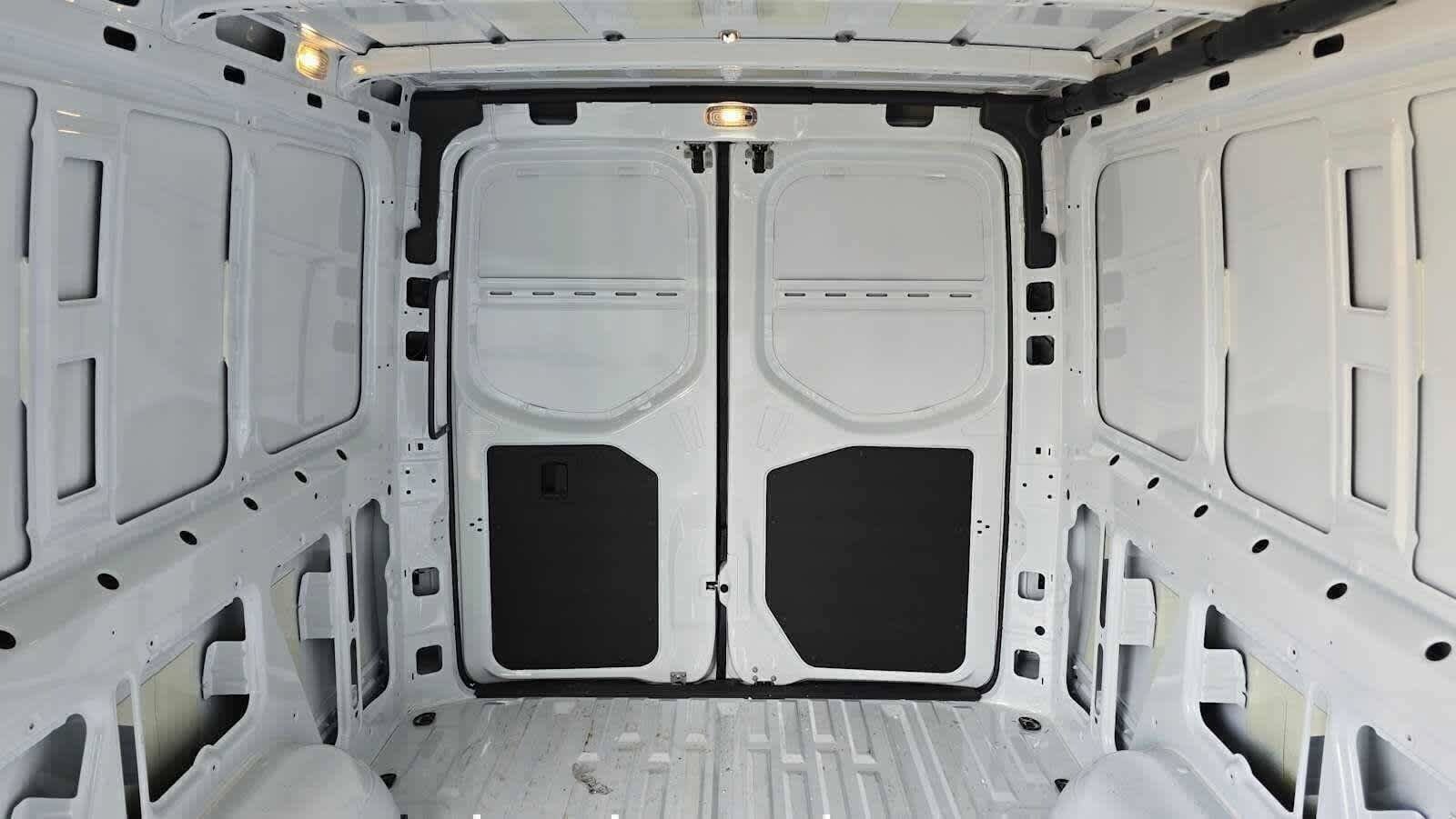 Used 2025 Mercedes-Benz Sprinter 2500 image 16