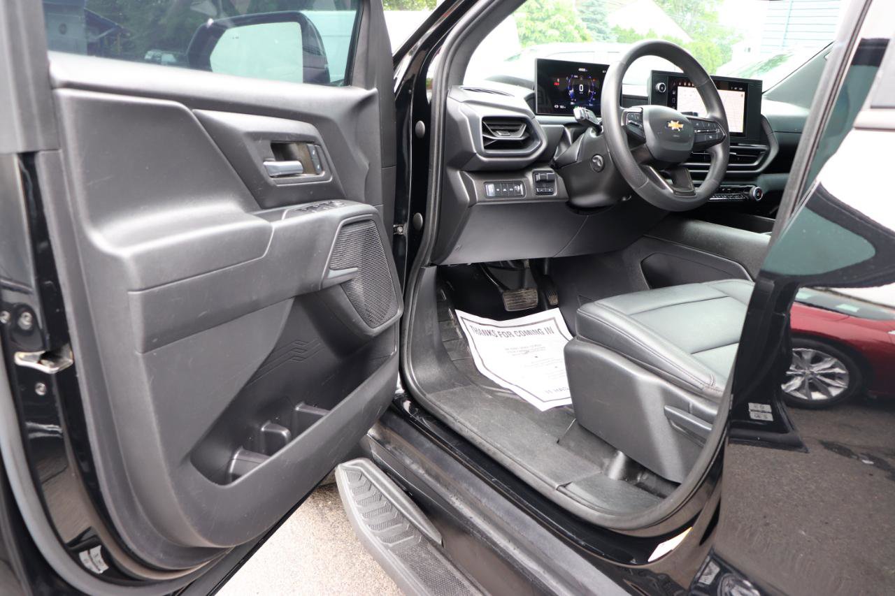 Used 2024 Chevrolet Silverado EV W/T AWD/4WD image 10