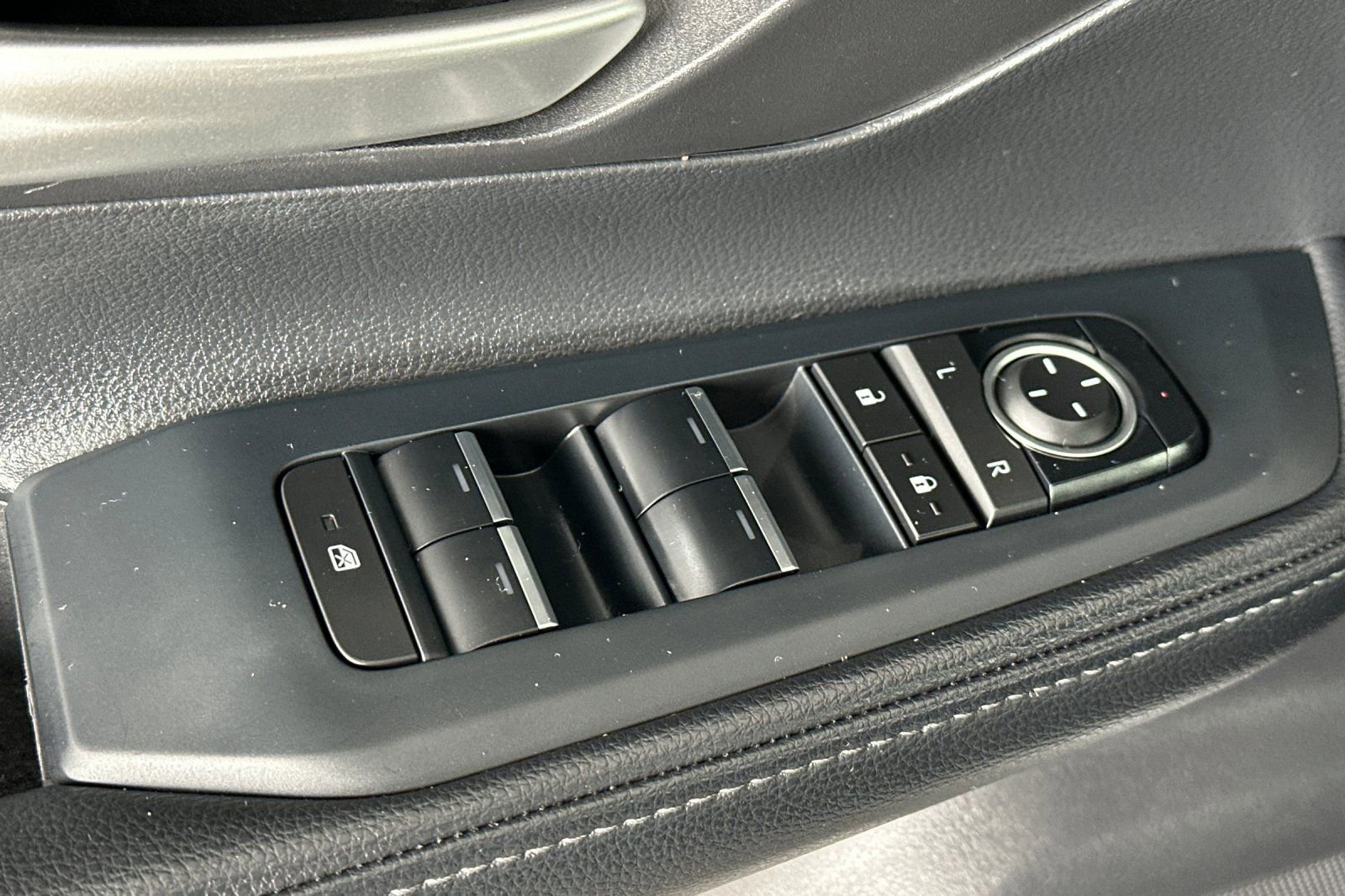 Used 2025 Toyota Grand Highlander FWD image 13