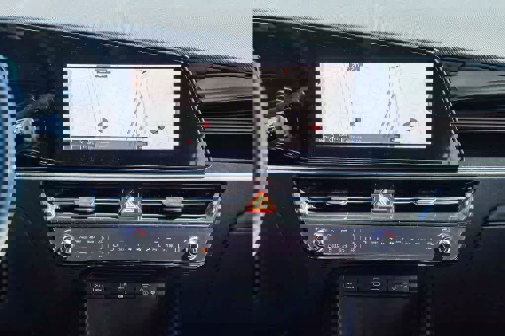 Certified 2023 Kia Niro EX image 12