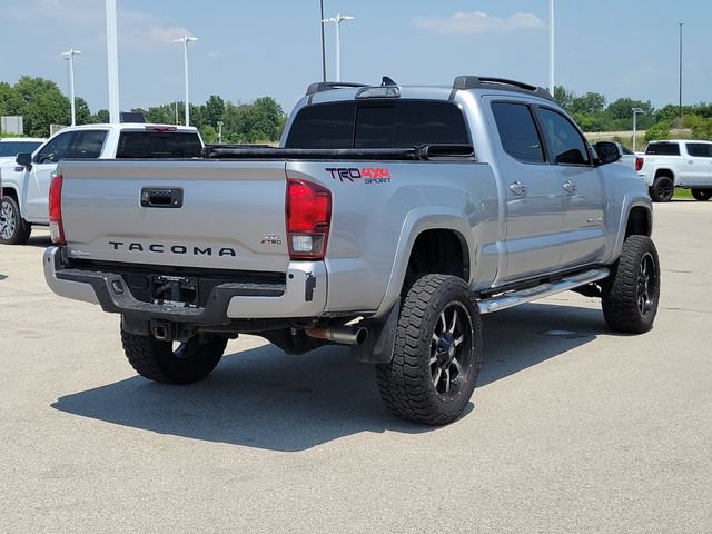 Used 2019 Toyota Tacoma TRD Sport w/ TRD Premium Sport Package AWD/4WD image 6