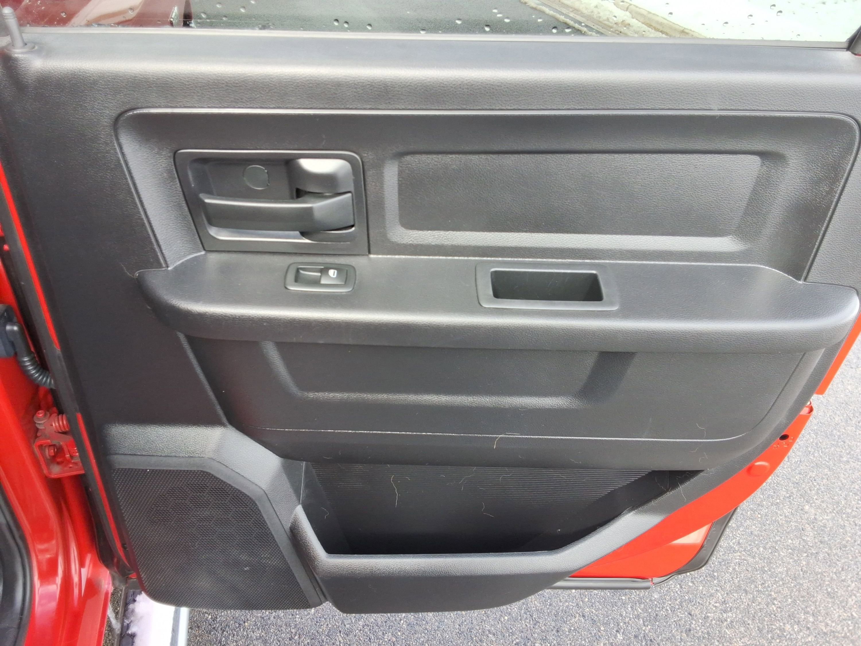 Used 2016 RAM 2500 Tradesman w/ Chrome Appearance Group image 23