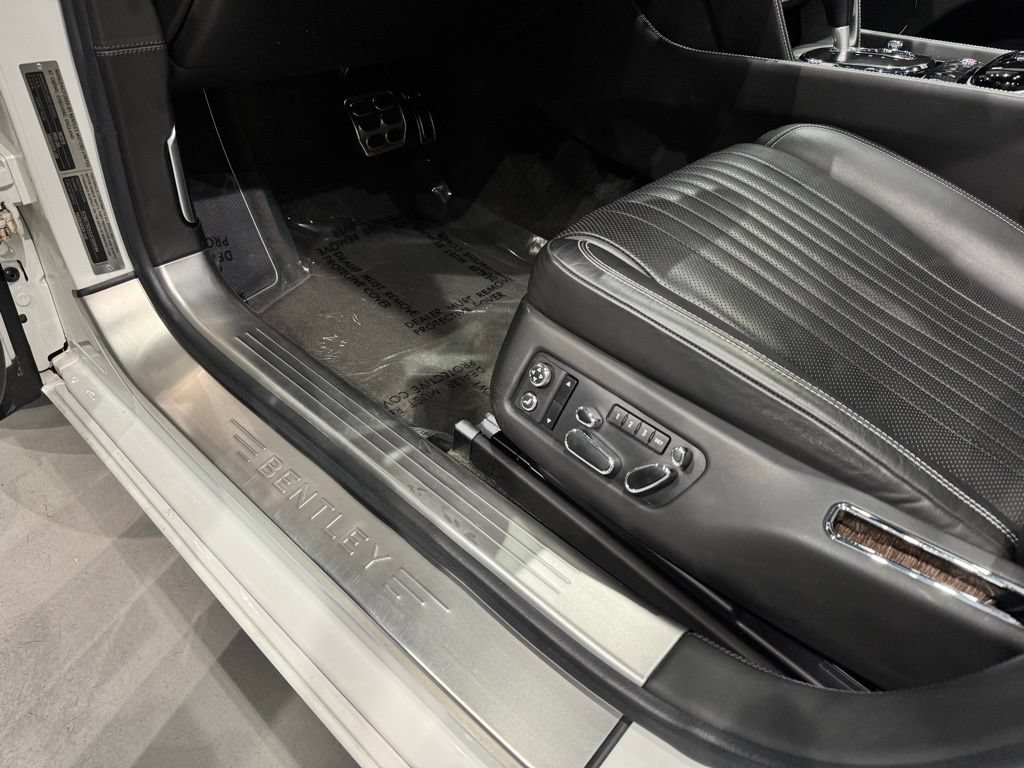 Used 2018 Bentley Flying Spur V8 AWD/4WD image 14