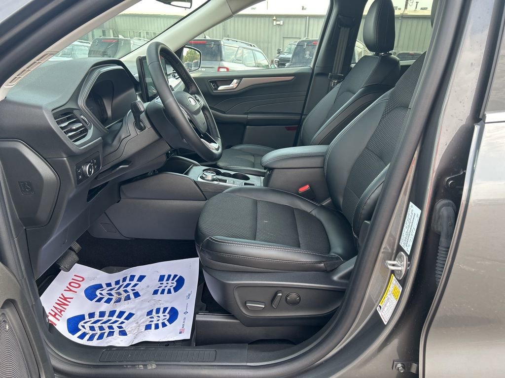 New 2025 Ford Escape SE image 12