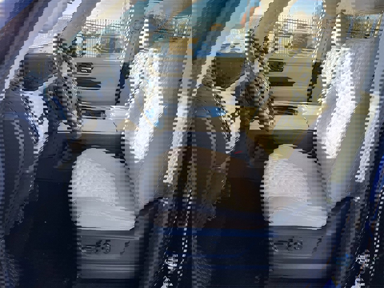 Certified 2025 Nissan Armada Platinum image 10