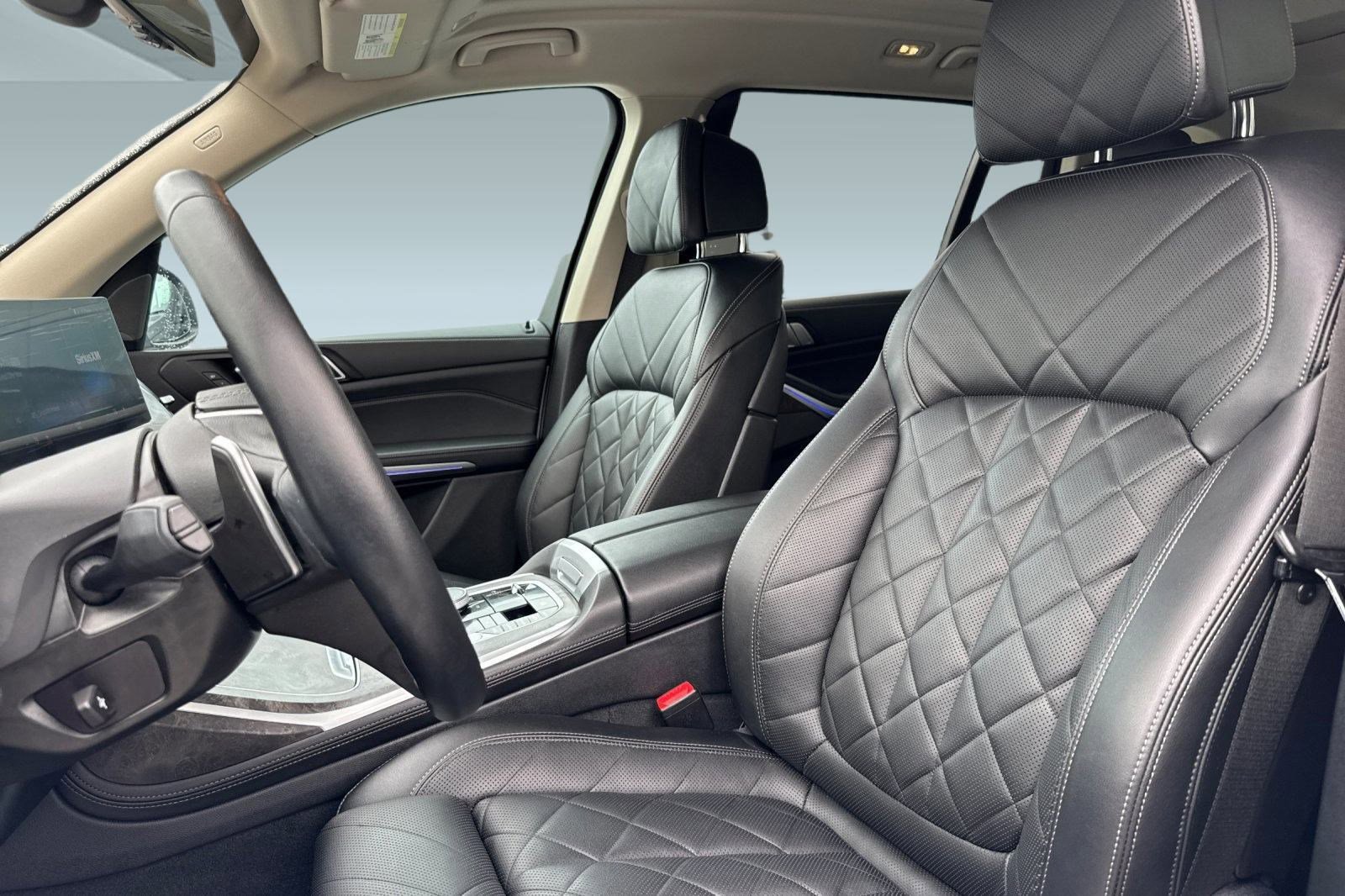 Used 2023 BMW X7 xDrive40i w/ Premium Package image 19