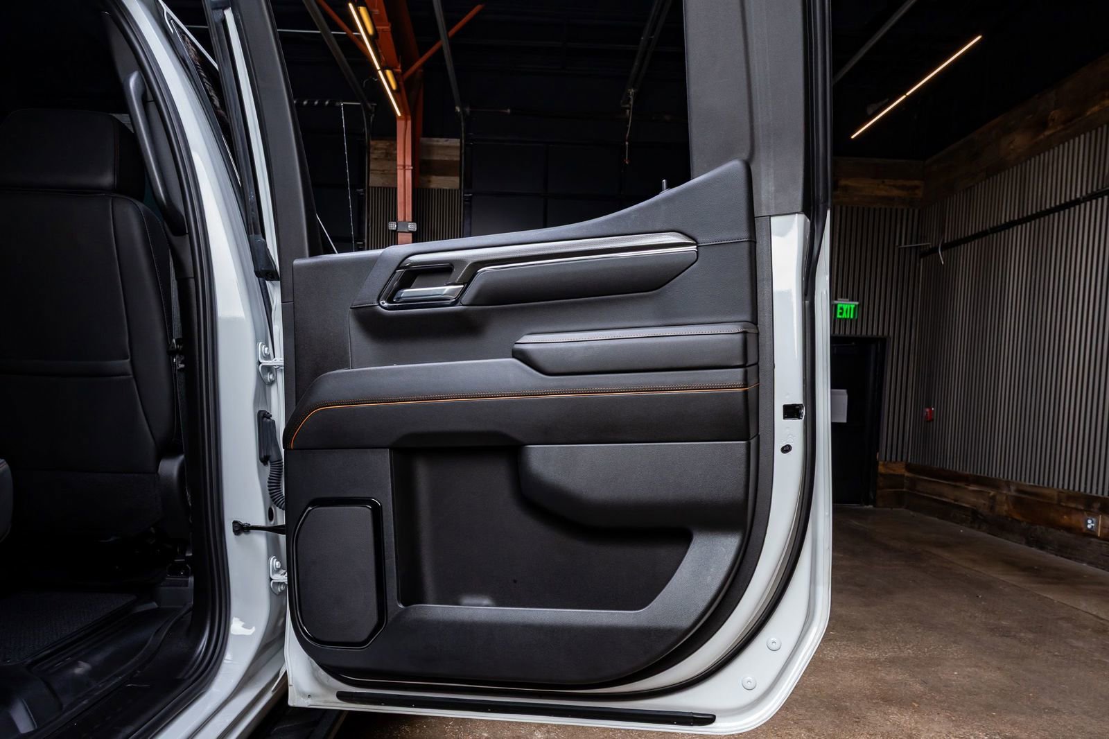 Used 2024 GMC Sierra 1500 AT4 w/ Technology Package image 39