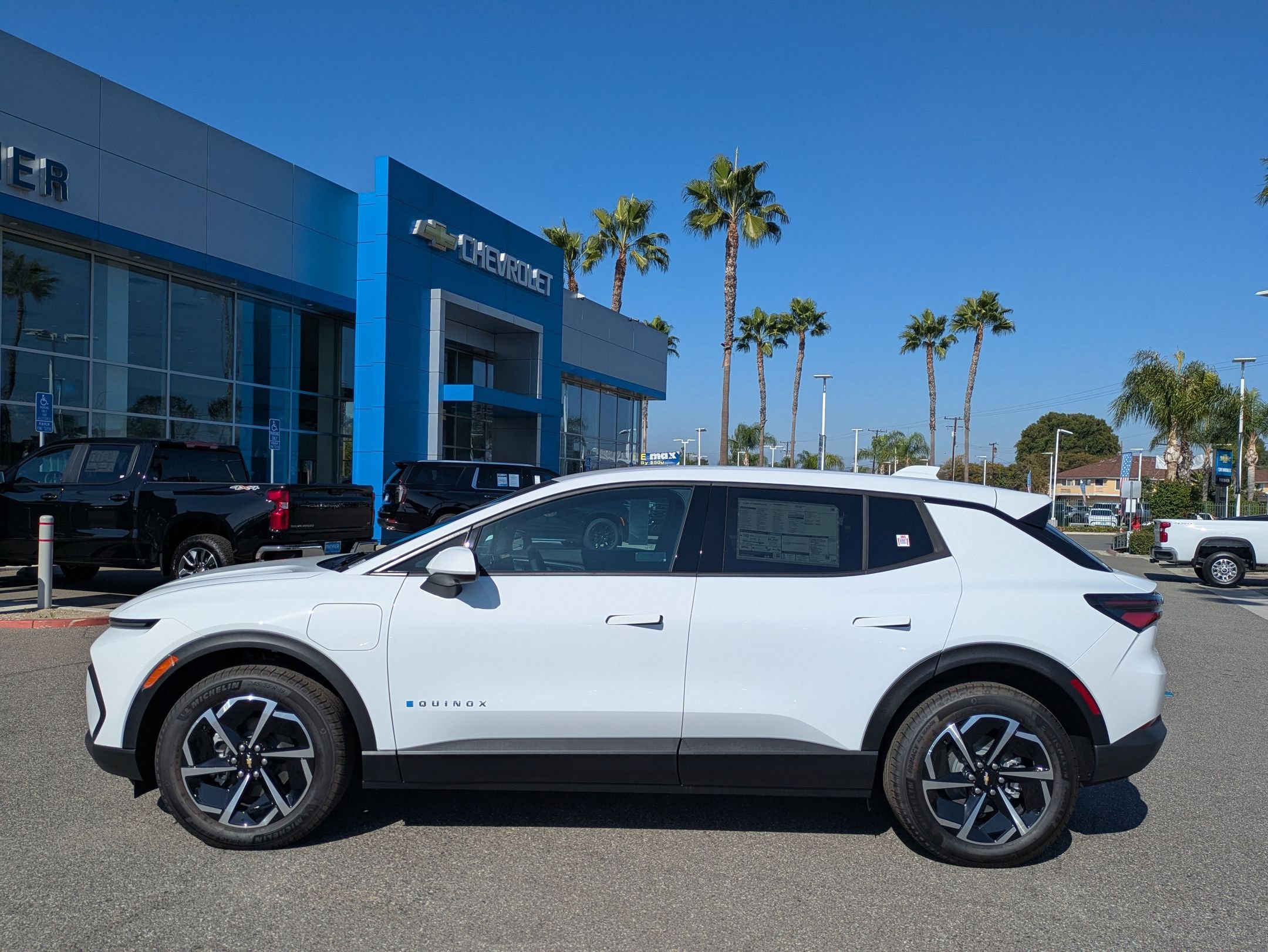 Used 2026 Chevrolet Equinox EV LT image 2