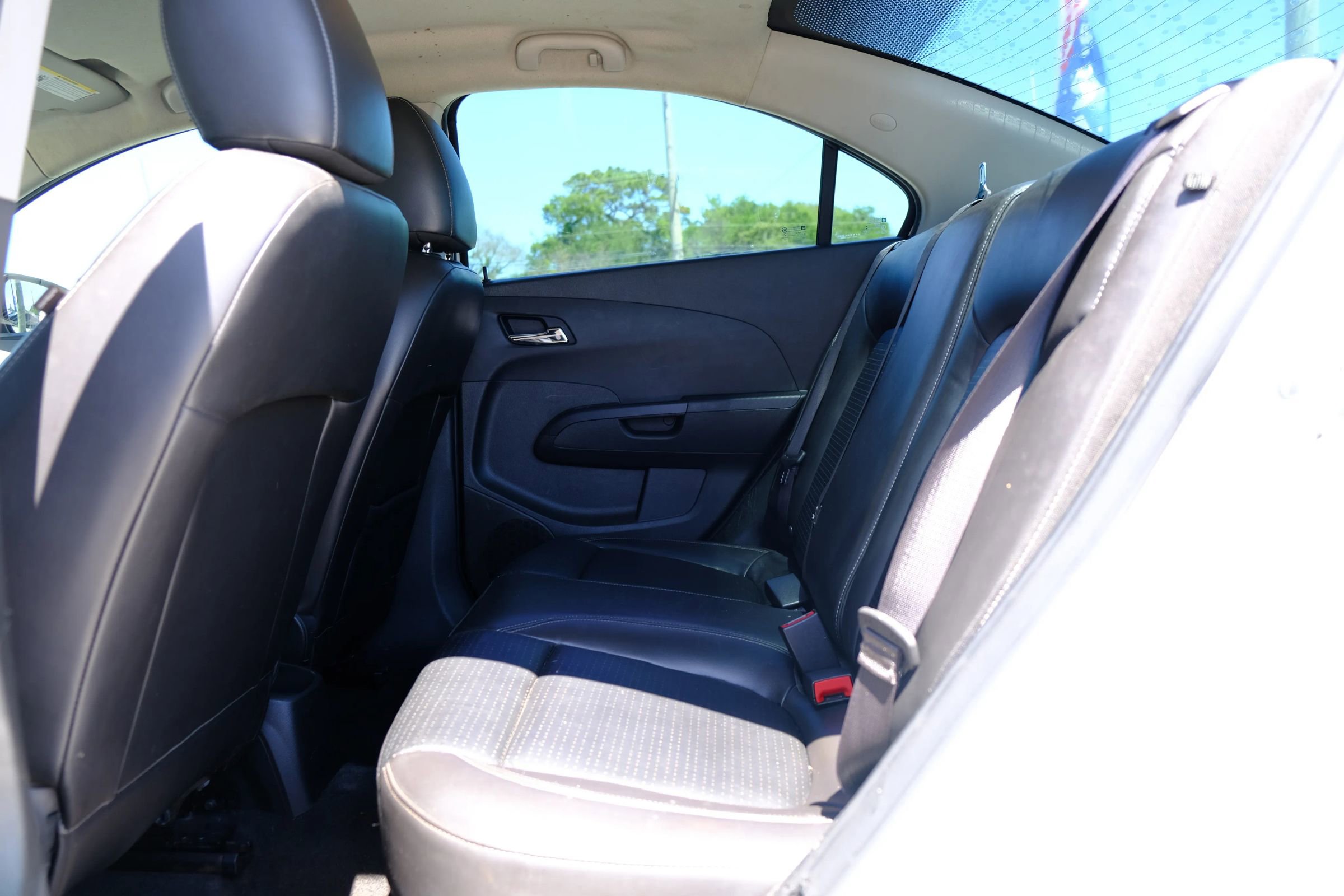 Used 2018 Chevrolet Sonic Premier w/ Driver Confidence Package FWD image 19