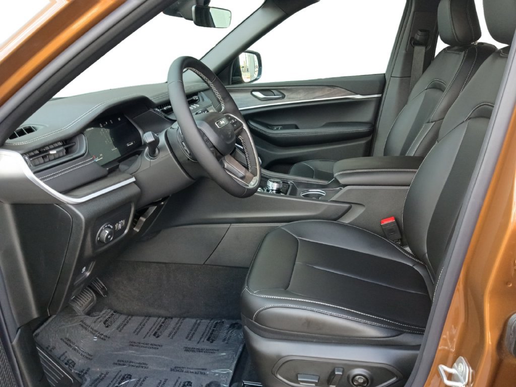 New 2026 Jeep Grand Cherokee L Limited AWD/4WD image 19