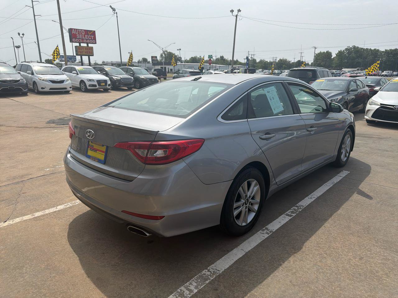 Used 2015 Hyundai Sonata SE w/ Option Group 09 FWD image 5