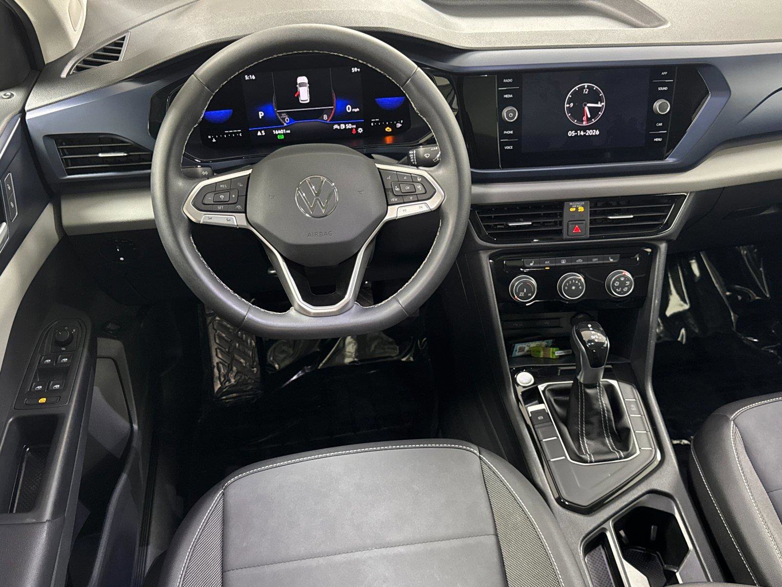 Used 2023 Volkswagen Taos SE w/ Panoramic Sunroof Package FWD image 13