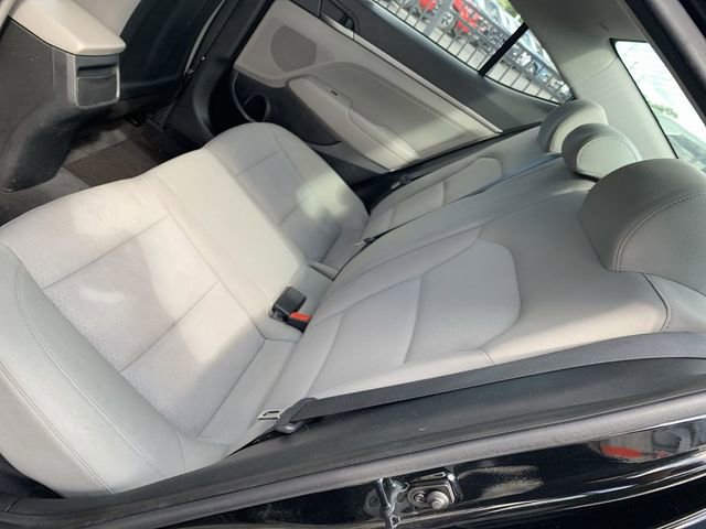 Used 2017 Hyundai Elantra SE FWD image 10