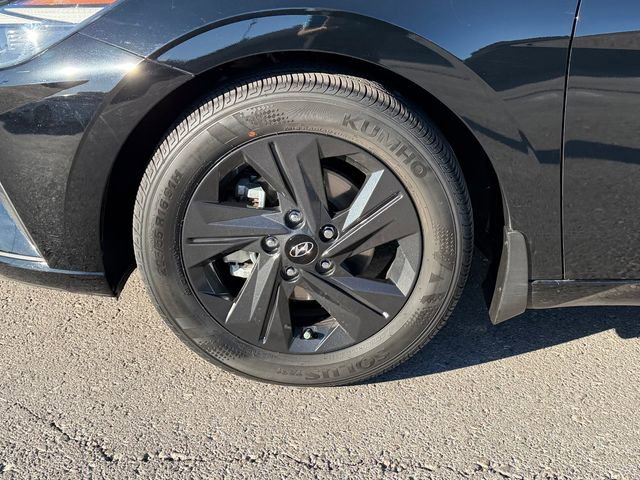 Used 2023 Hyundai Elantra SEL image 28