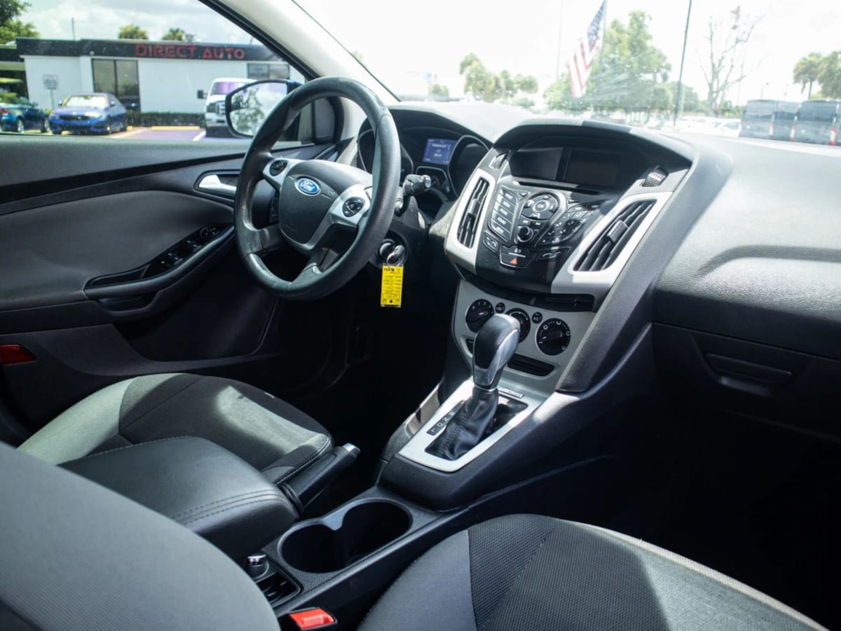 Used 2014 Ford Focus SE FWD image 21
