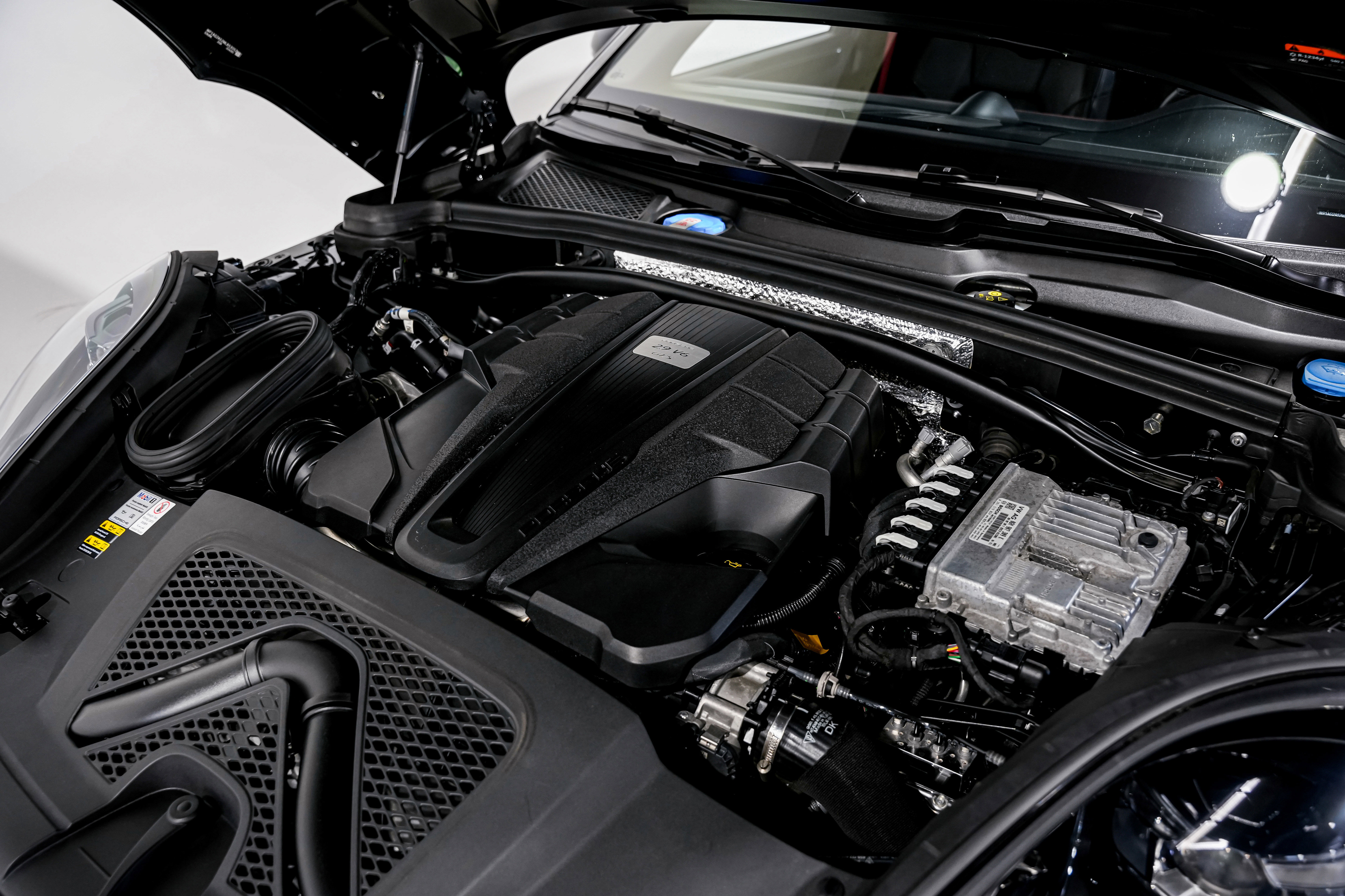 Used 2021 Porsche Macan GTS image 46