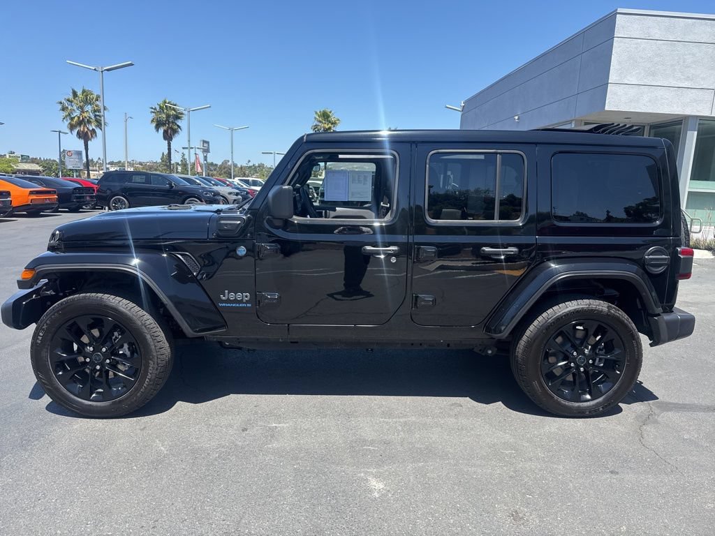 Certified 2025 Jeep Wrangler Unlimited Sahara w/ Safety Group AWD/4WD image 4