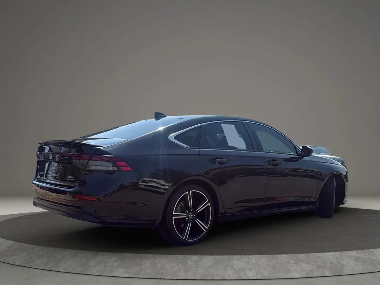Used 2023 Honda Accord Sport image 7