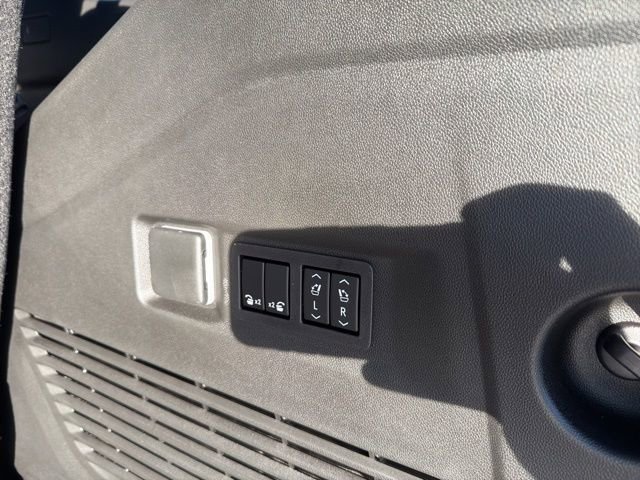 New 2026 GMC Yukon Elevation image 40