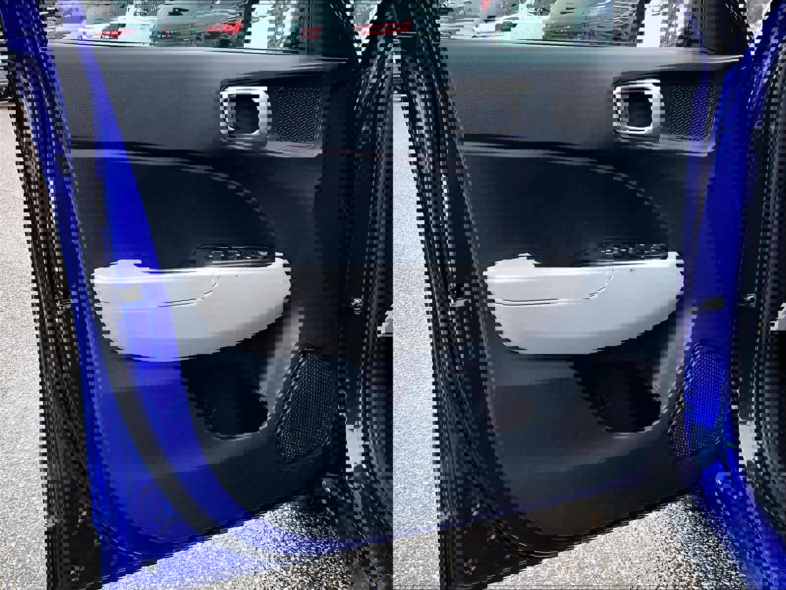 Used 2023 Hyundai Venue SEL image 9