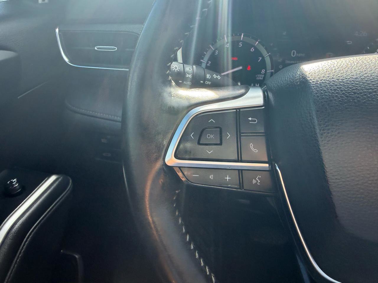 Used 2021 Toyota Highlander XSE FWD image 20
