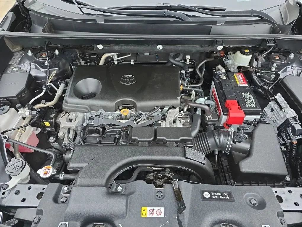 Used 2021 Toyota RAV4 XLE Premium image 56