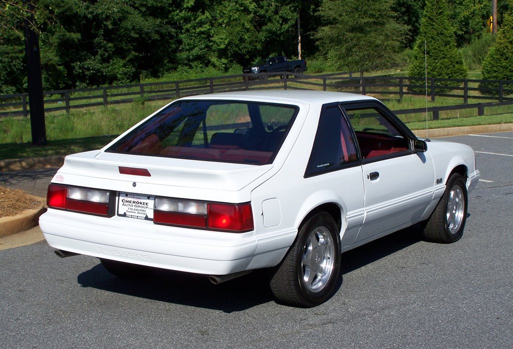 Used 1992 Ford Mustang LX RWD image 2