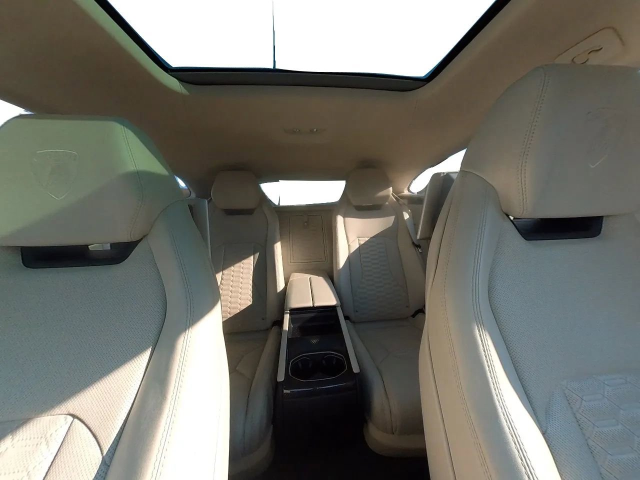 Used 2021 Lamborghini Urus AWD/4WD image 26