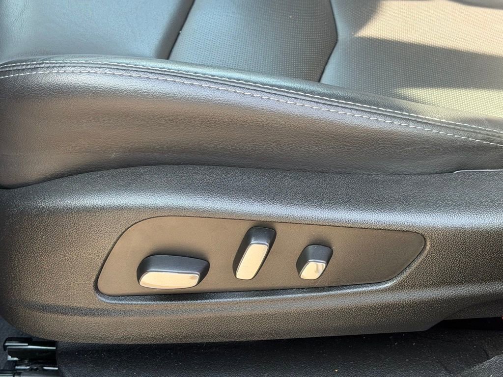 Used 2023 Cadillac XT5 Sportv w/ Technology Package image 14