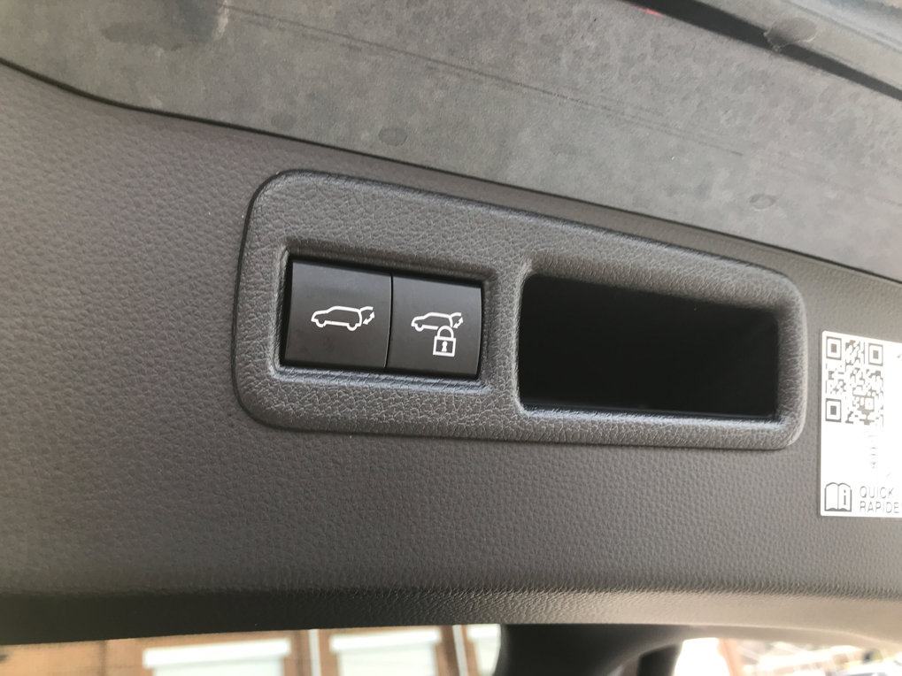 Used 2022 Toyota Venza XLE image 30