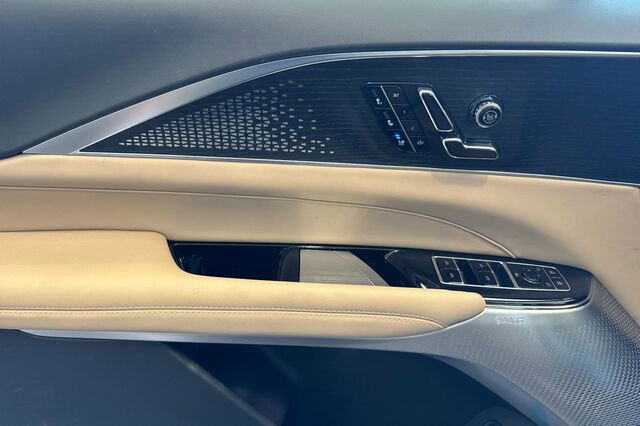 New 2026 Cadillac Lyriq Signature Sport w/ Nappa Leather Package image 11