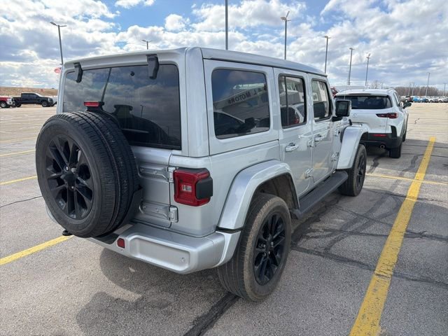 Used 2022 Jeep Wrangler Unlimited Sahara image 10