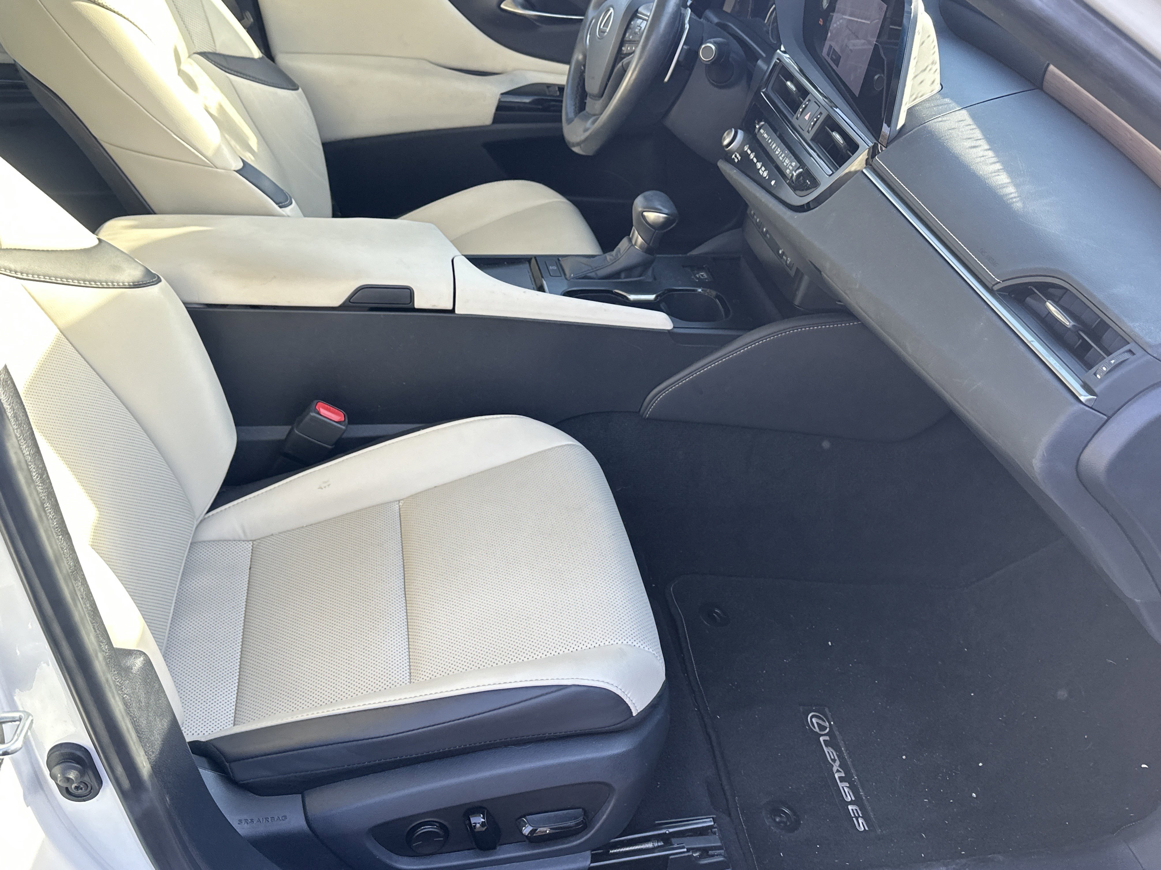 Used 2024 Lexus ES 350 w/ Premium Package image 15