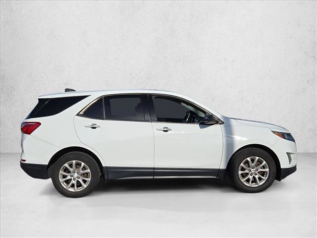 Used 2019 Chevrolet Equinox LS w/ LS Convenience Package FWD image 4