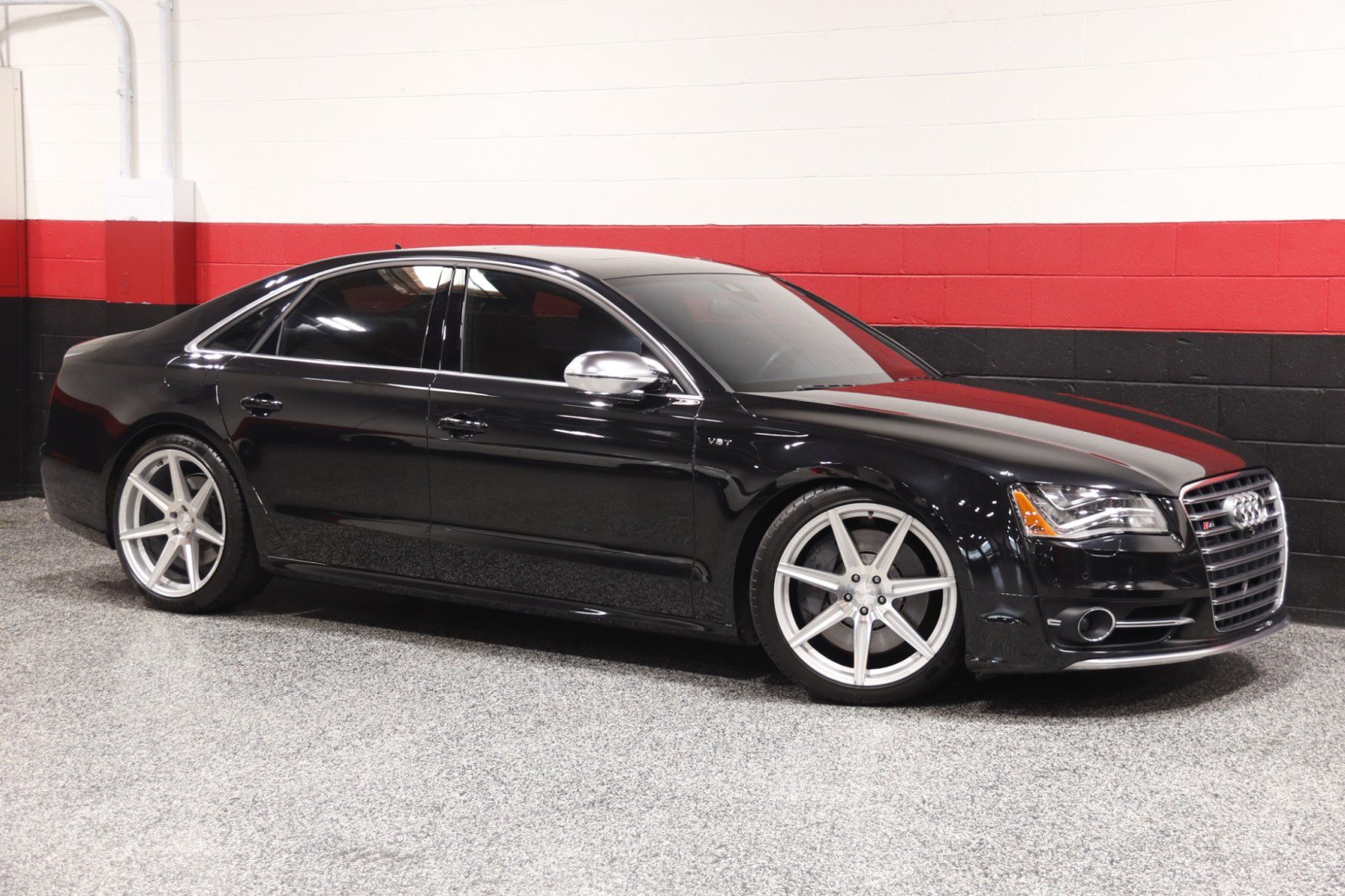 Used 2014 Audi S8 AWD/4WD image 1