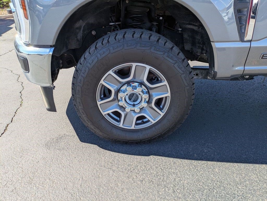 Used 2024 Ford F250 Lariat AWD/4WD image 10