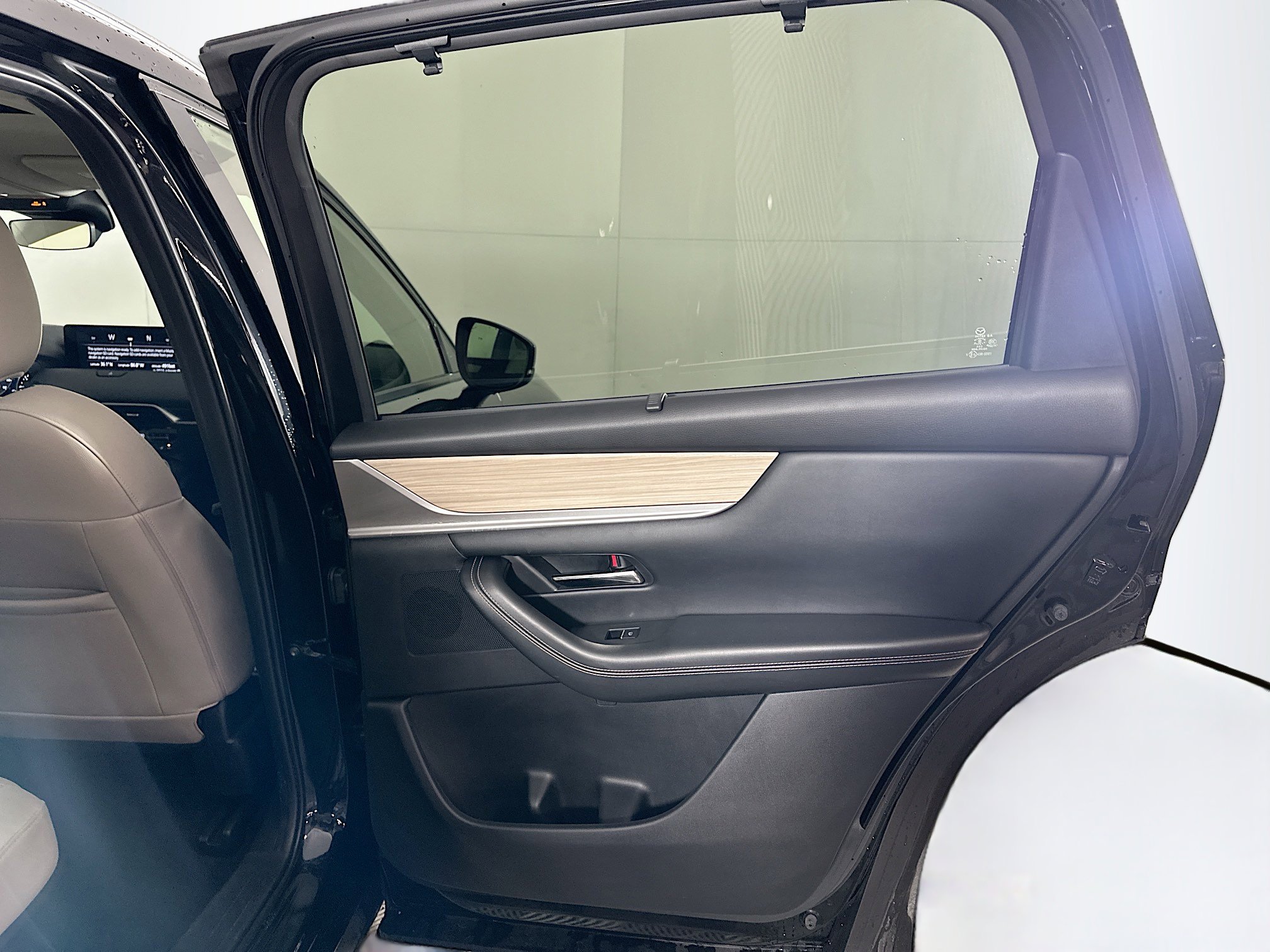 Used 2025 MAZDA CX-90 3.3 Turbo w/ Preferred Package image 31